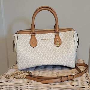 Michael Kors Medium size handbag